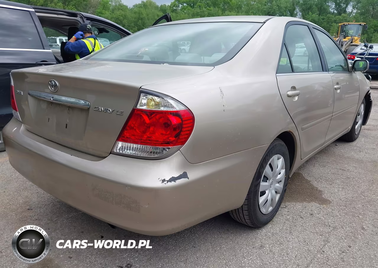 2005 Toyota Camry Le VIN:4T1BE32K75U947946 - 4