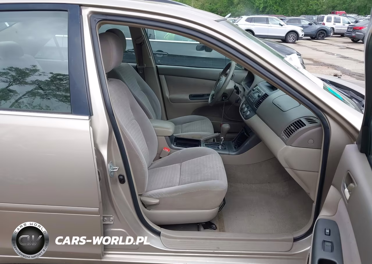2005 Toyota Camry Le VIN:4T1BE32K75U947946 - 5