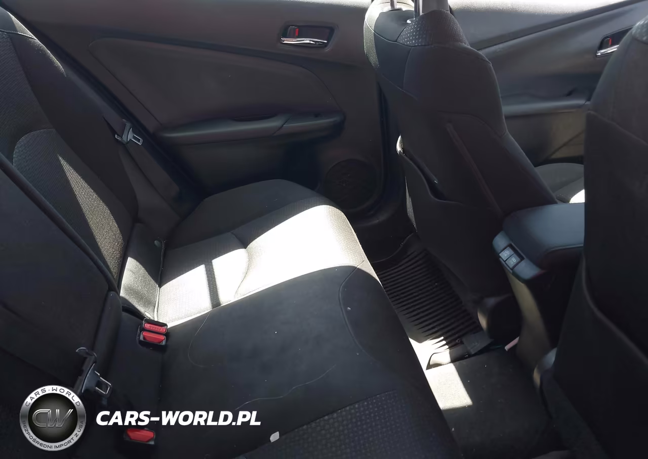 2021 Toyota Prius Le Awd-E VIN:JTDL9MFU7M3025938 - 8