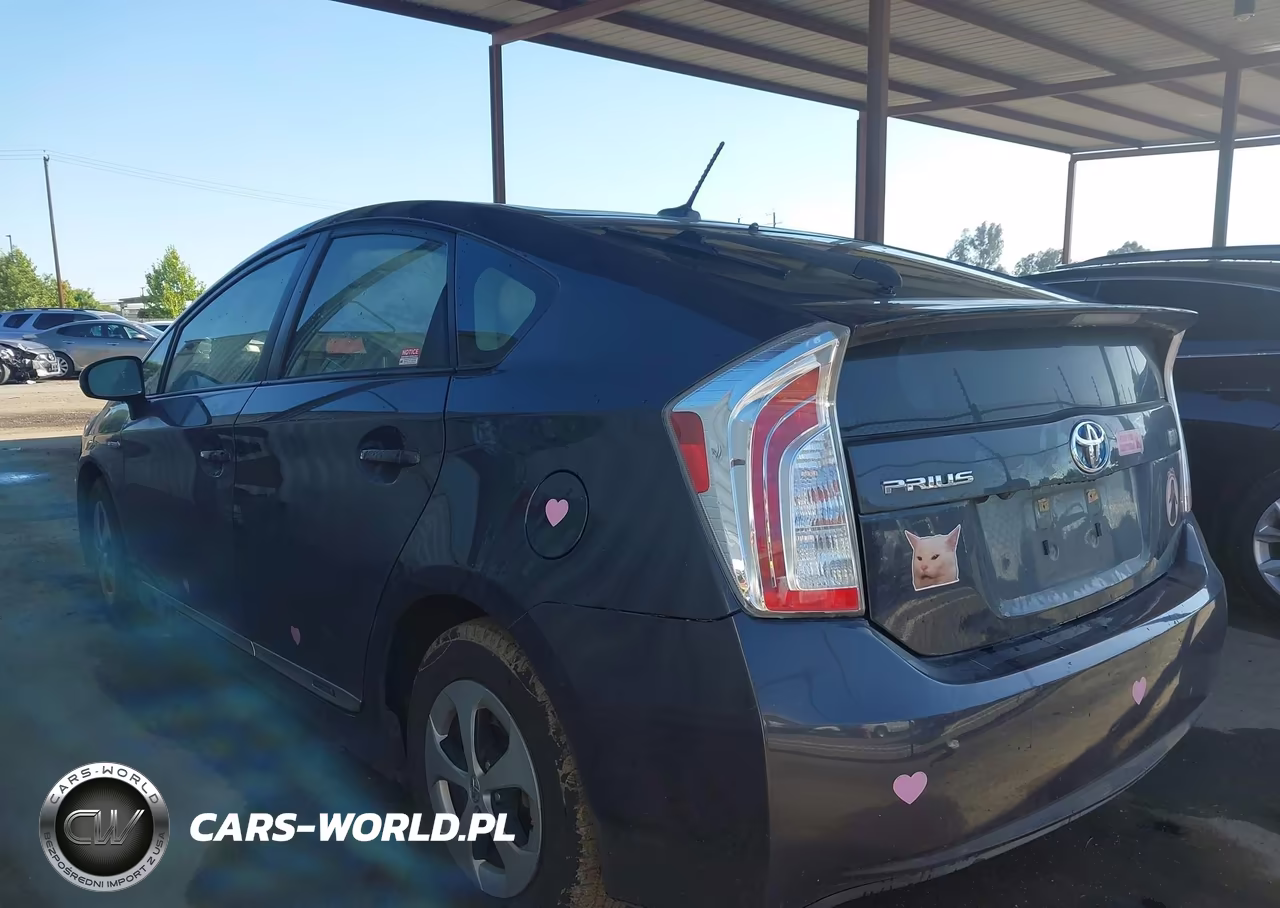 2015 Toyota Prius Four VIN:JTDKN3DU6F1910604 - 3