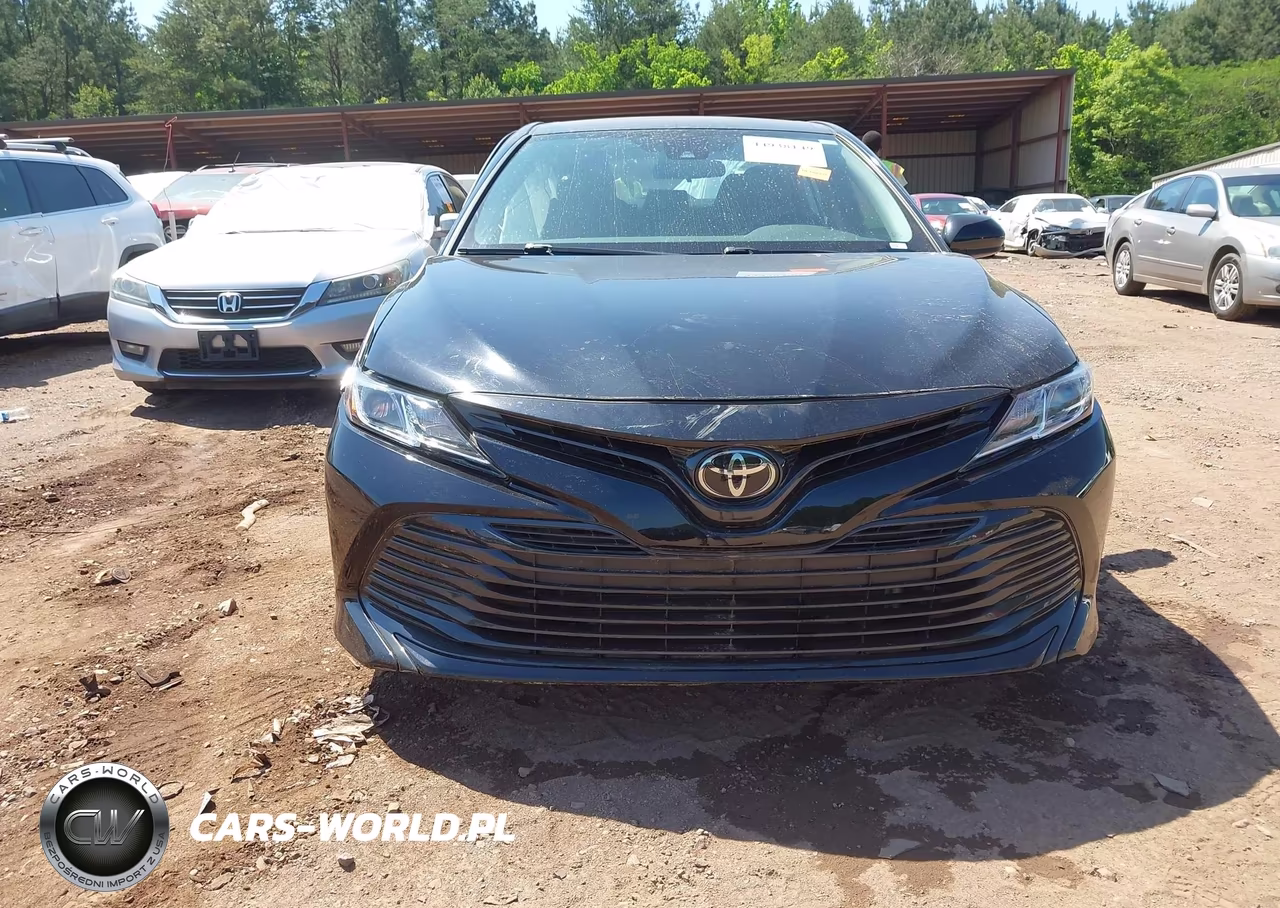 2020 Toyota Camry Le VIN:4T1C11AK7LU864004 - 13