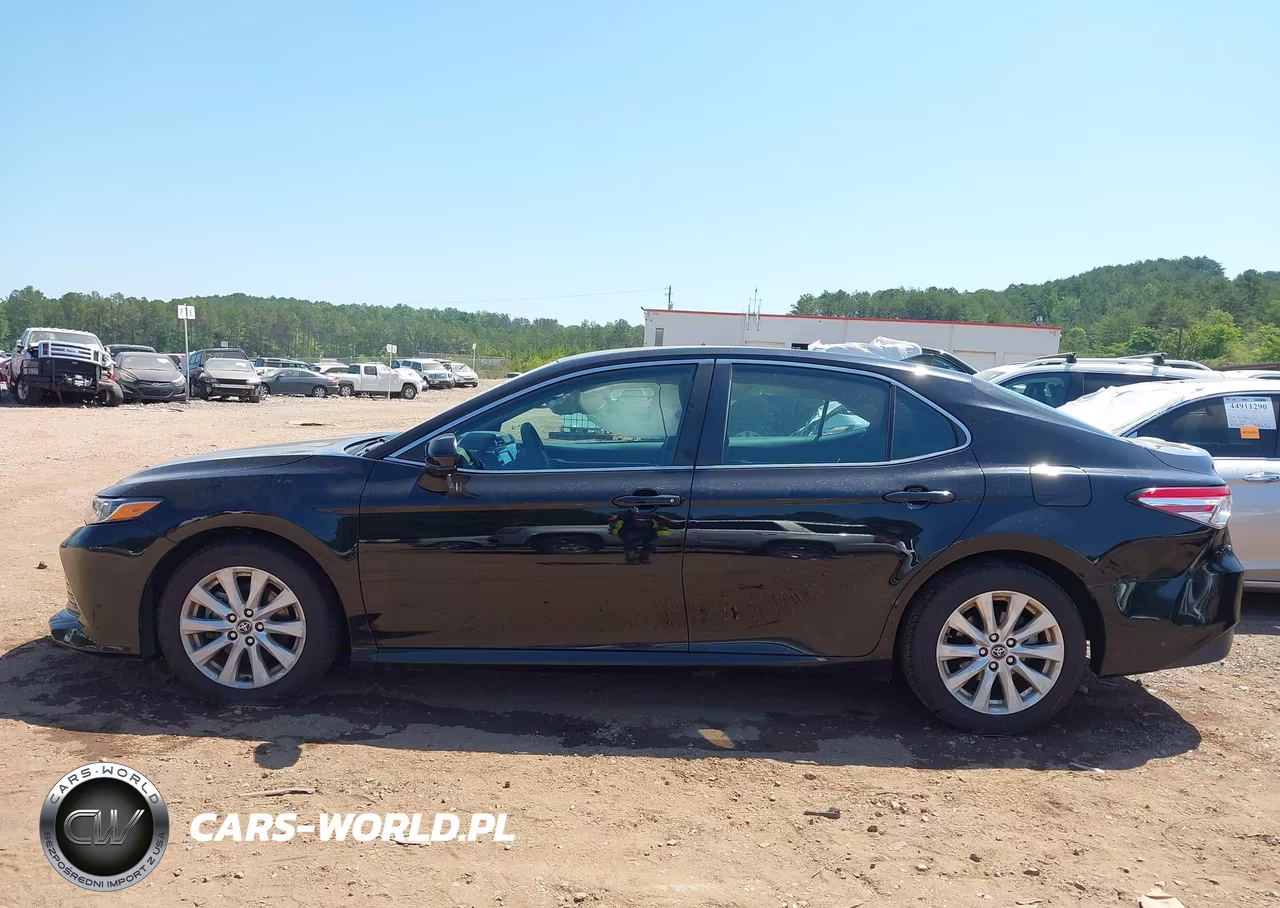 2020 Toyota Camry Le VIN:4T1C11AK7LU864004 - 15