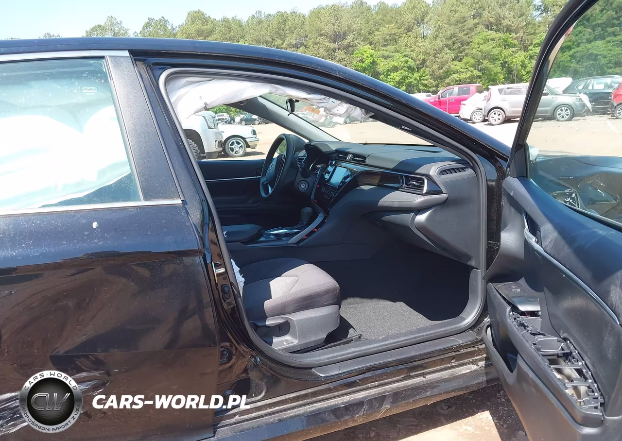 2020 Toyota Camry Le VIN:4T1C11AK7LU864004 - 5