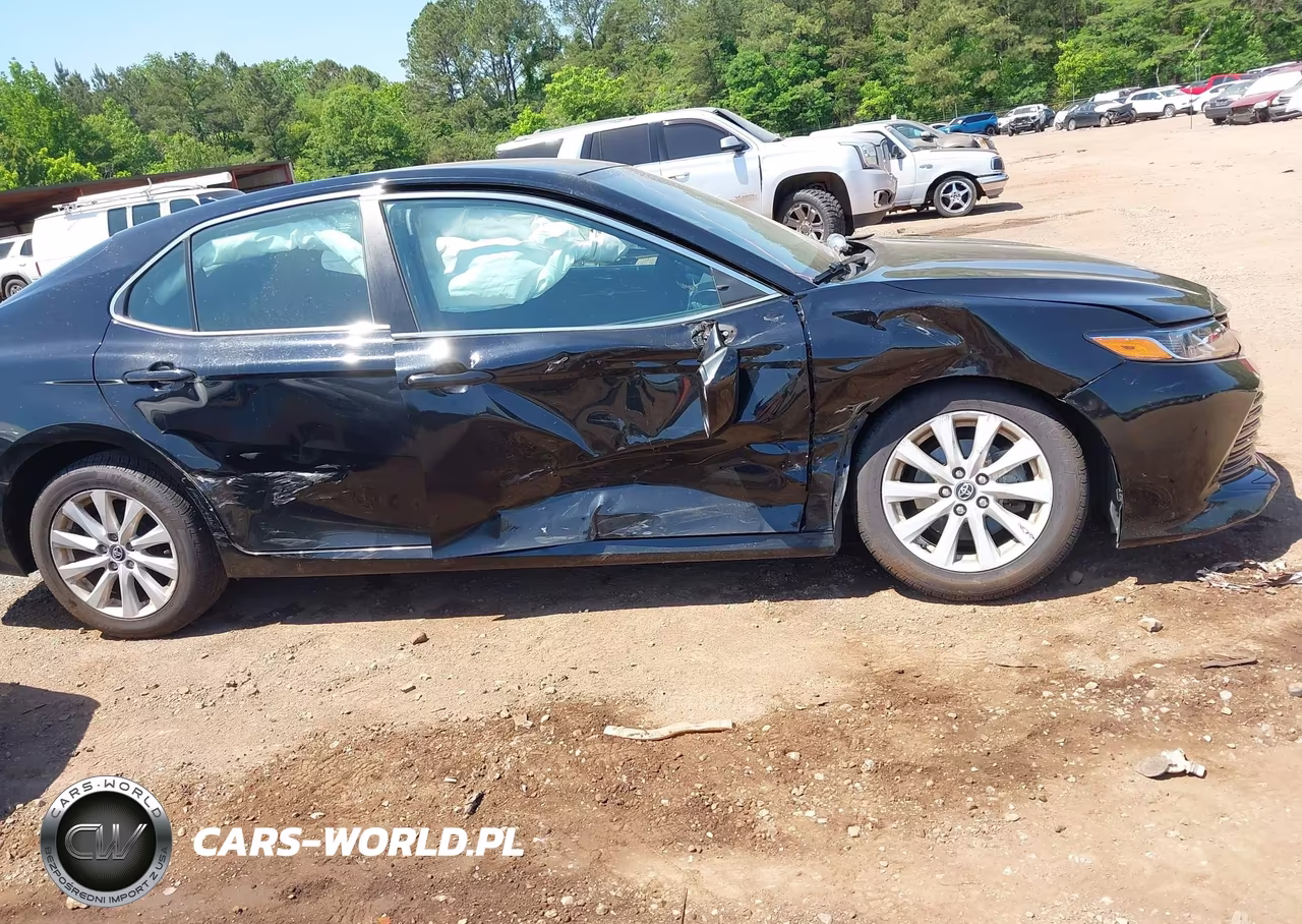 2020 Toyota Camry Le VIN:4T1C11AK7LU864004 - 6