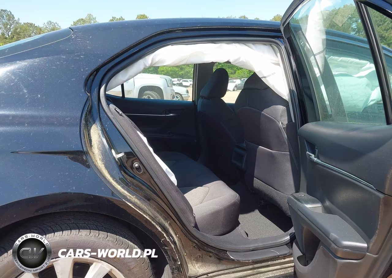 2020 Toyota Camry Le VIN:4T1C11AK7LU864004 - 8