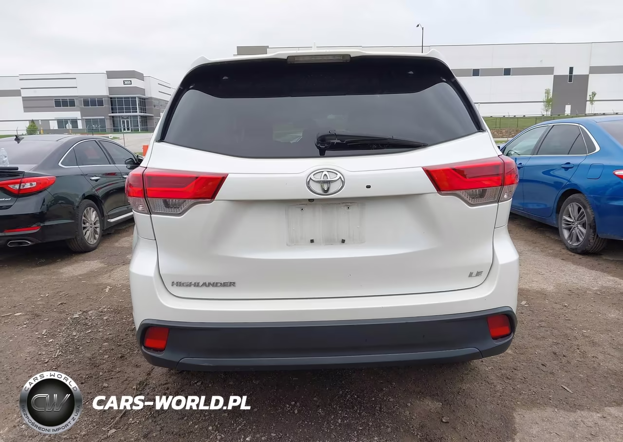 2019 Toyota Highlander Le Plus VIN:5TDZZRFH8KS311559 - 15