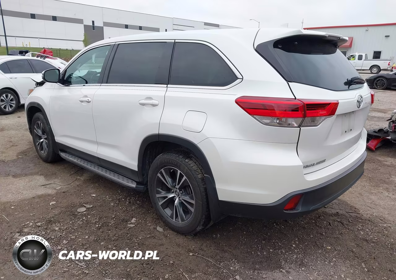2019 Toyota Highlander Le Plus VIN:5TDZZRFH8KS311559 - 3