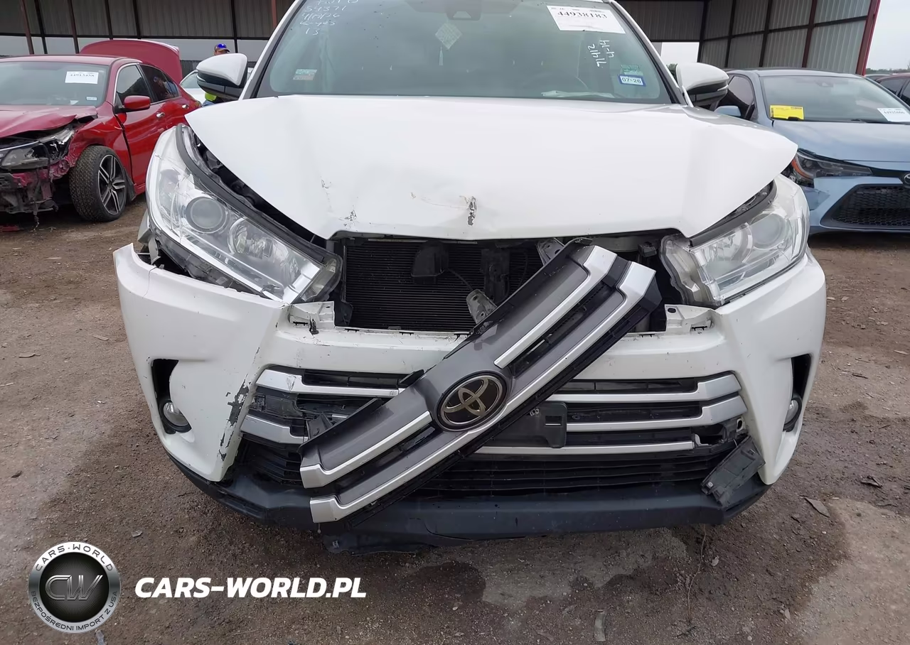 2019 Toyota Highlander Le Plus VIN:5TDZZRFH8KS311559 - 6