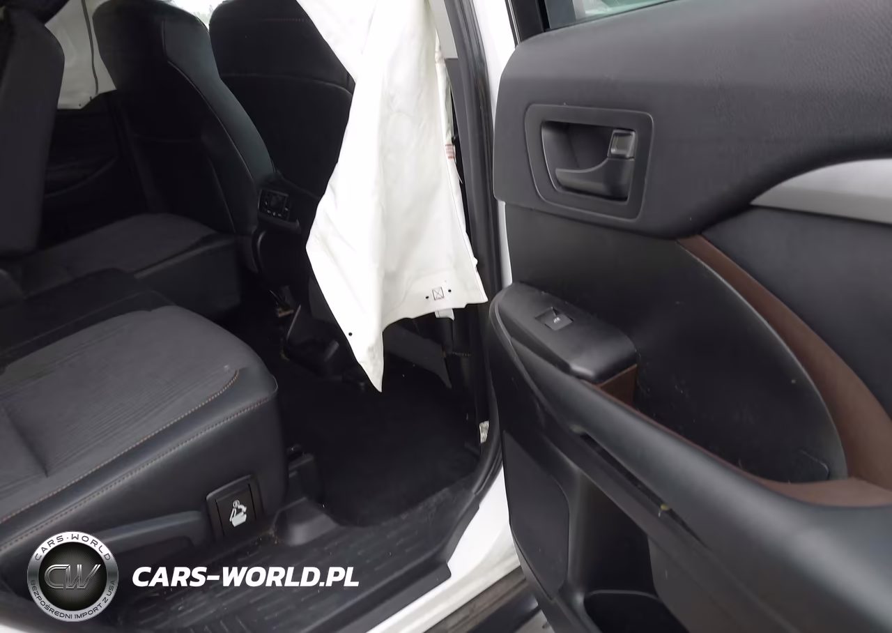 2019 Toyota Highlander Le Plus VIN:5TDZZRFH8KS311559 - 8