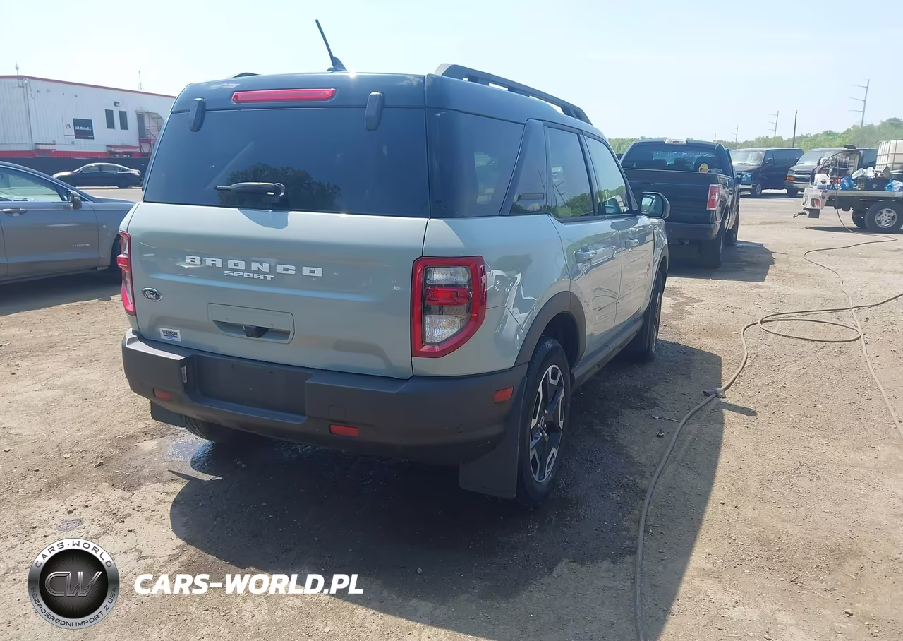 2023 Ford Bronco Sport Outer Banks VIN:3FMCR9C69PRD80615 - 4