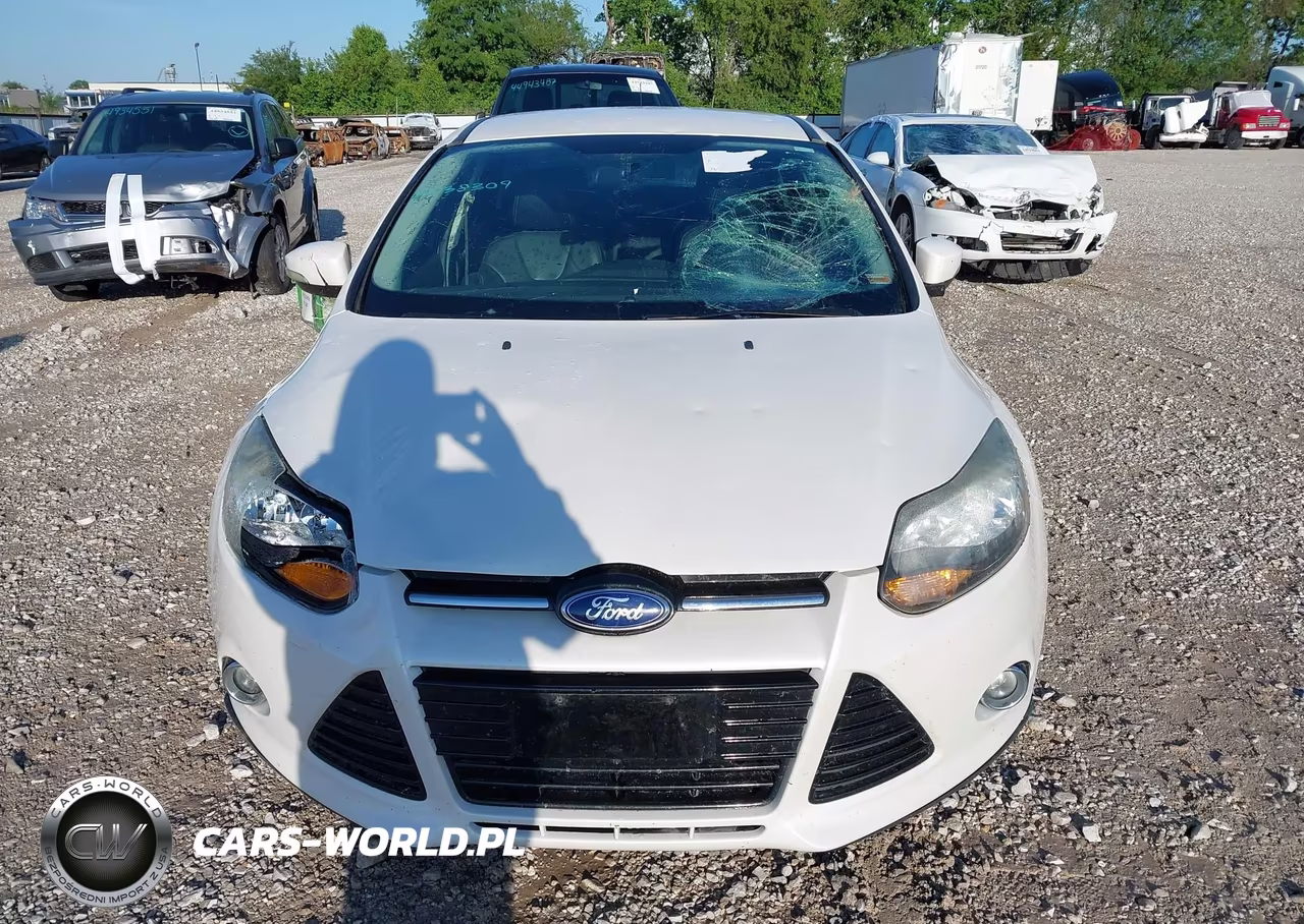 2014 Ford Focus Titanium VIN:1FADP3J2XEL349144 - 13