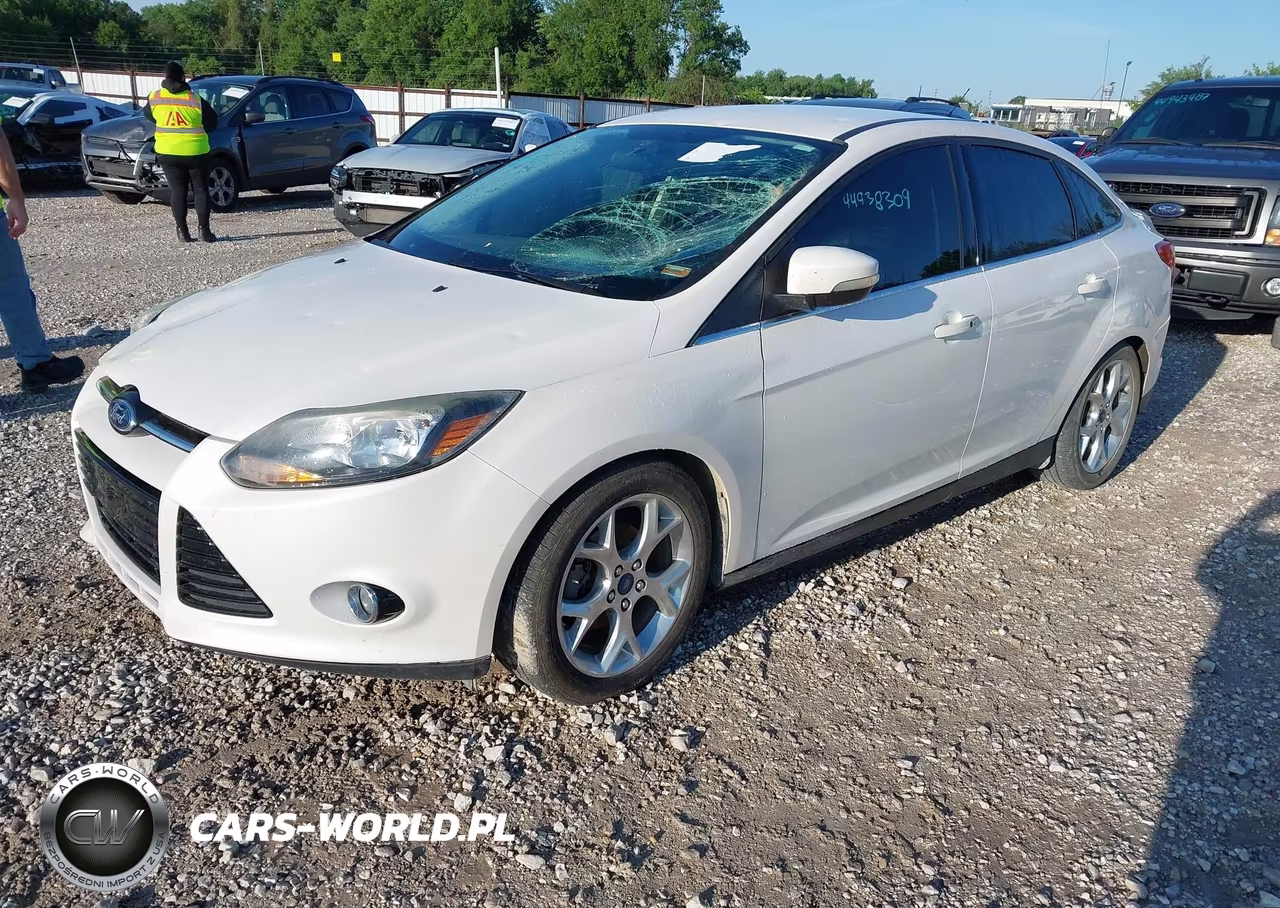 2014 Ford Focus Titanium VIN:1FADP3J2XEL349144 - 2