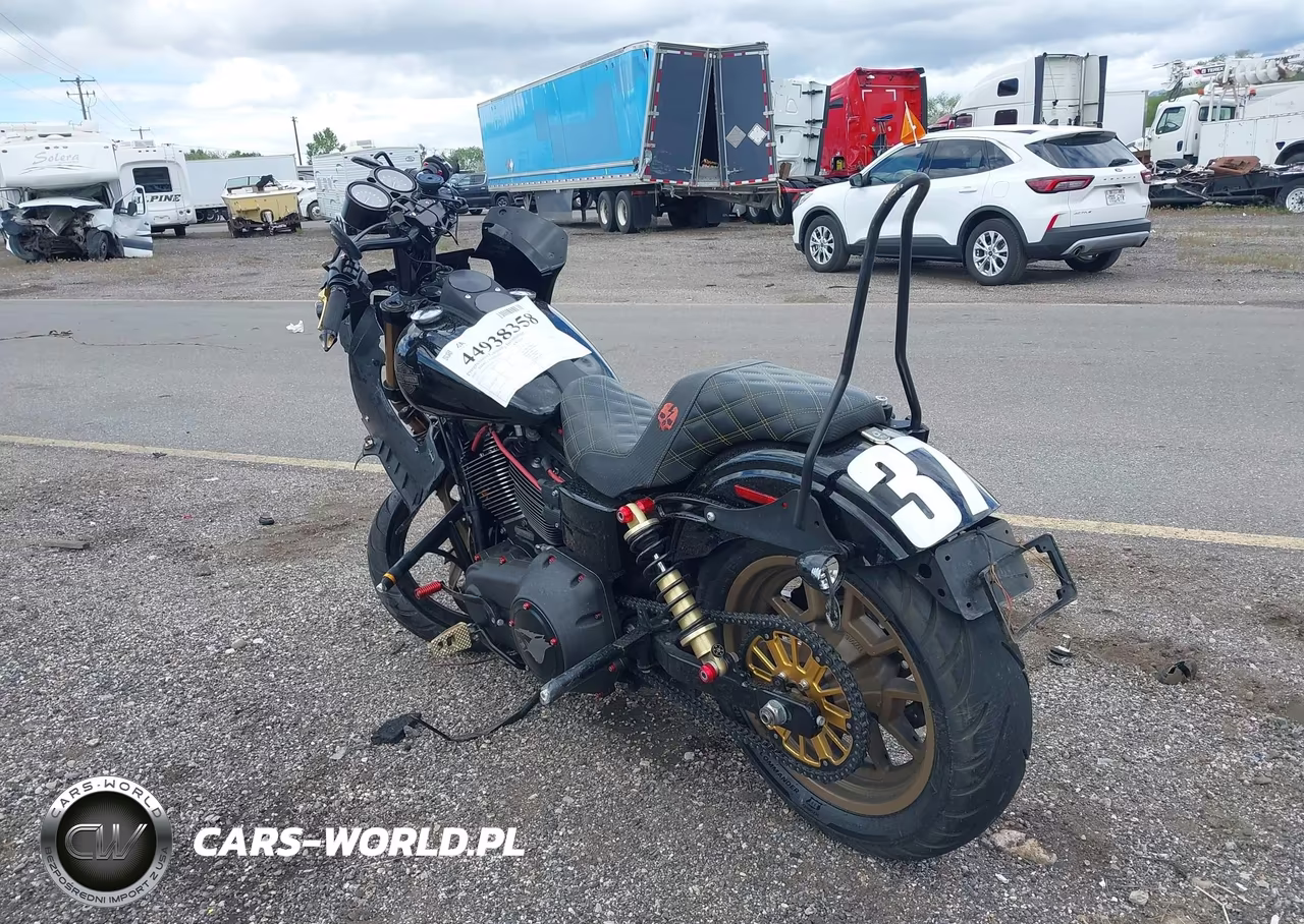 2017 Harley-Davidson Fxdls VIN:1HD1GS81XHC321142 - 3
