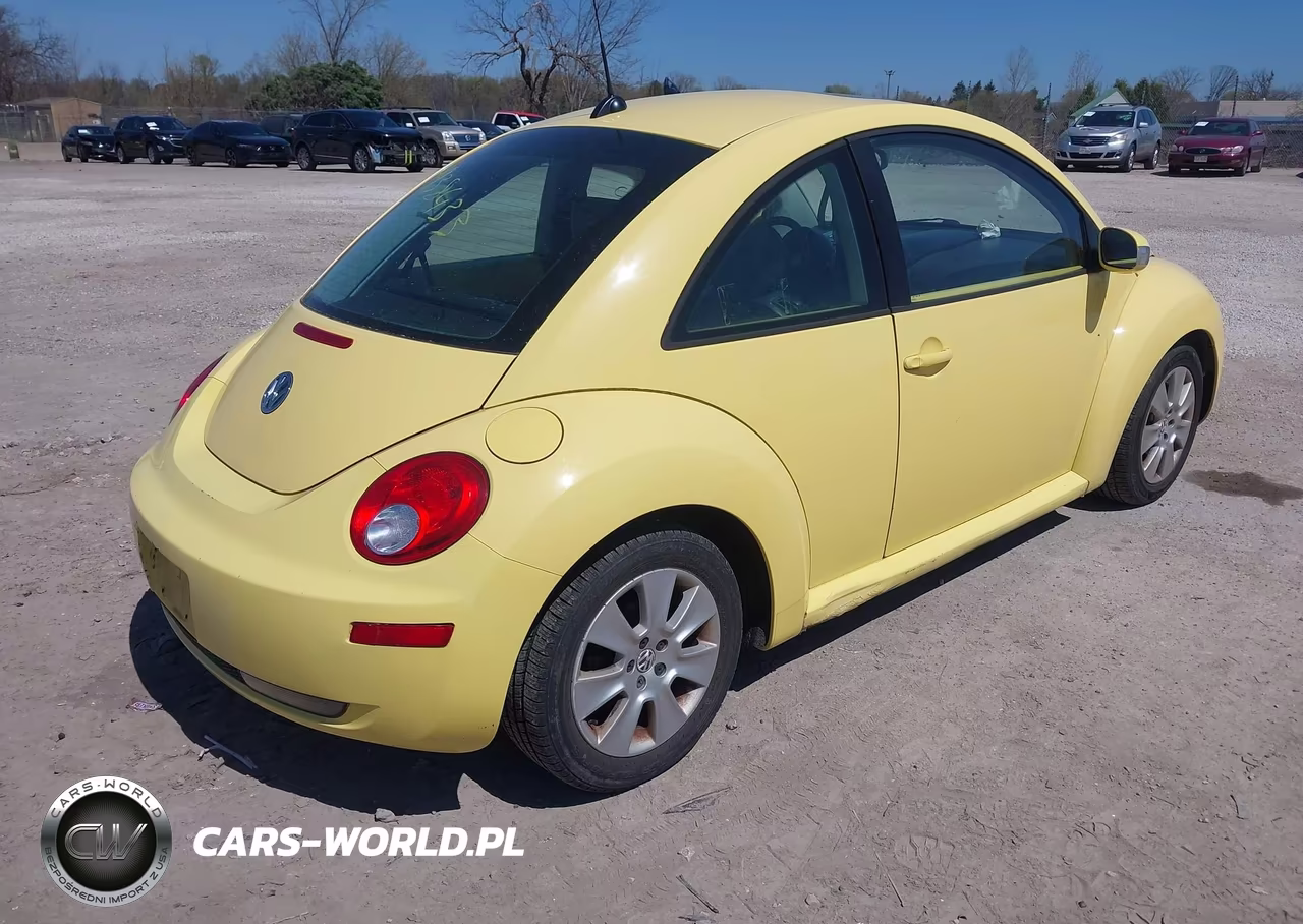 2008 Volkswagen New Beetle S VIN:3VWRG31C58M517992 - 4