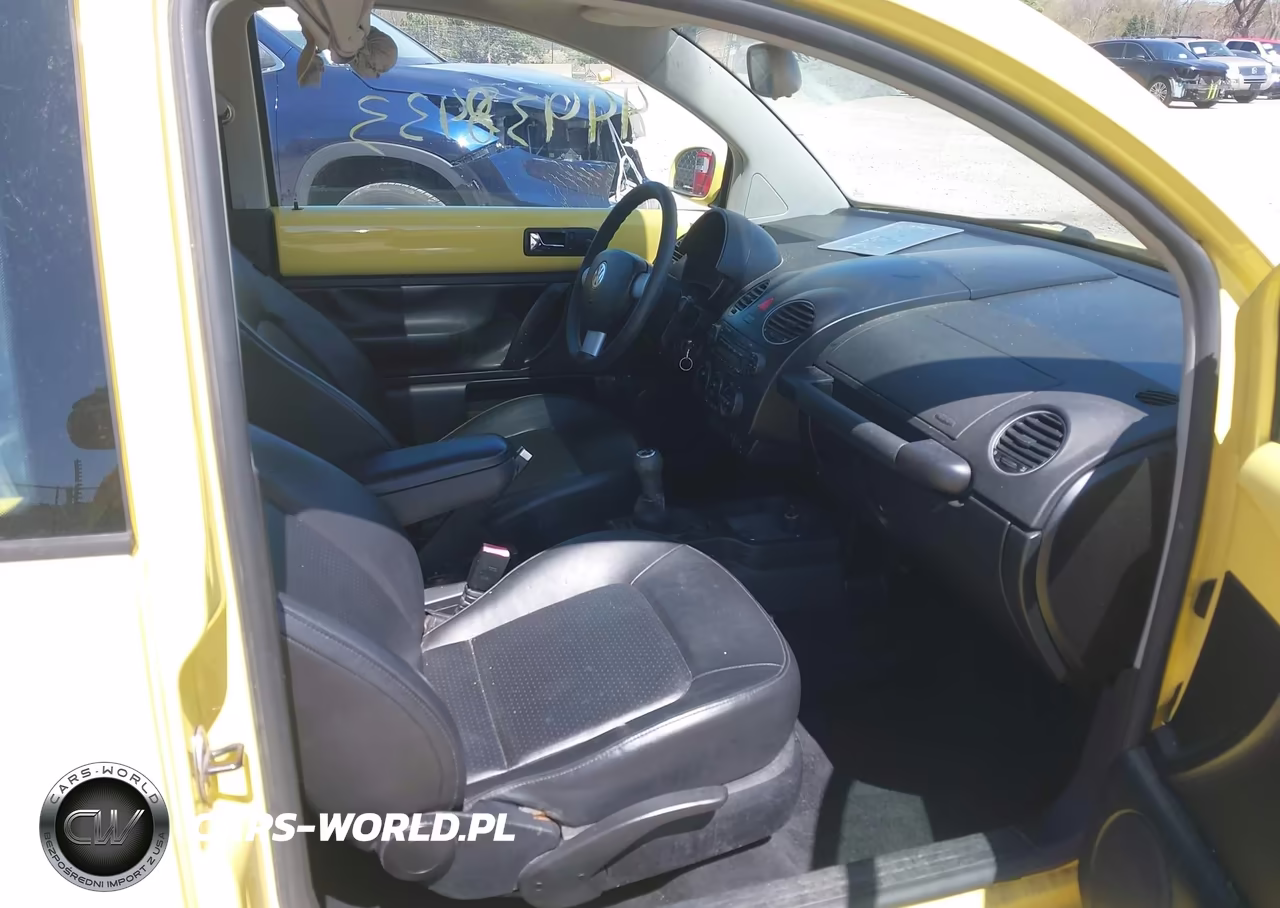 2008 Volkswagen New Beetle S VIN:3VWRG31C58M517992 - 5