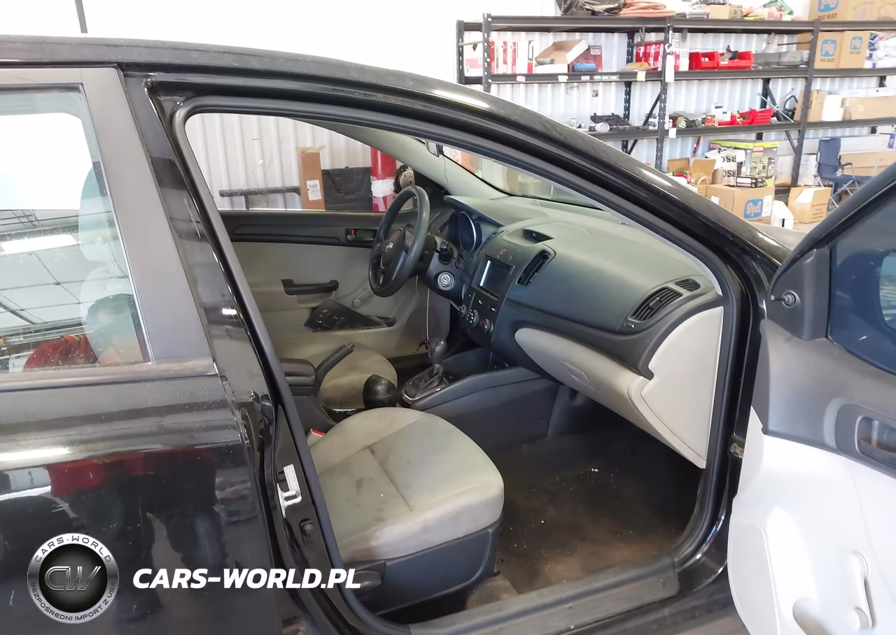 2012 Kia Forte Lx VIN:KNAFT4A23C5579756 - 5