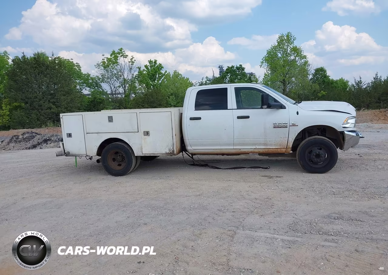 2018 Ram 3500 Chassis Tradesman-Slt-Laramie VIN:3C7WRTCL7JG100622 - 13