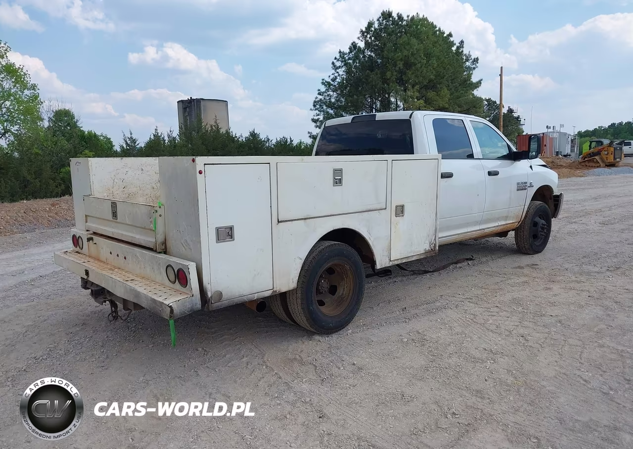 2018 Ram 3500 Chassis Tradesman-Slt-Laramie VIN:3C7WRTCL7JG100622 - 4