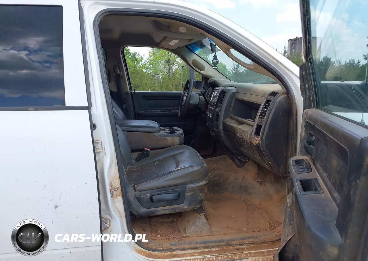 2018 Ram 3500 Chassis Tradesman-Slt-Laramie VIN:3C7WRTCL7JG100622 - 5