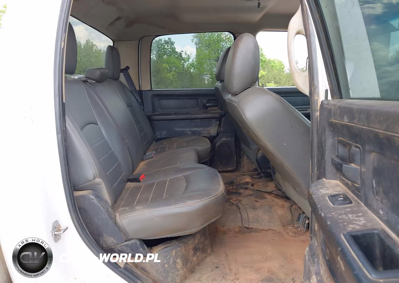 2018 Ram 3500 Chassis Tradesman-Slt-Laramie VIN:3C7WRTCL7JG100622 - 8