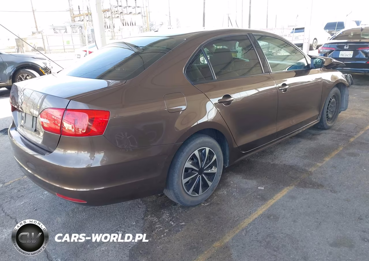 2013 Volkswagen Jetta 2.0L S VIN:3VW1K7AJXDM389986 - 4