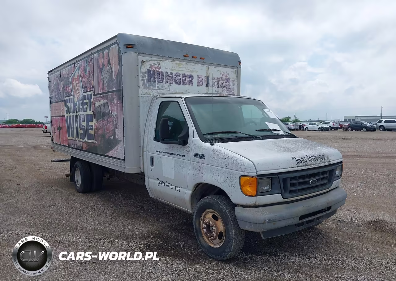 2005 Ford E-350 Cutaway Standard