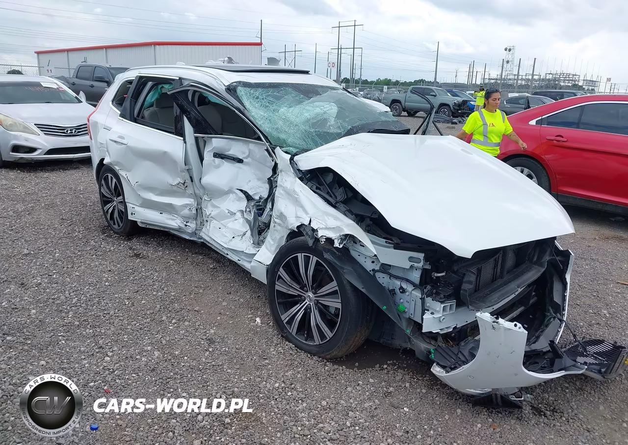 2023 Volvo Xc60 B5 Plus Bright Theme