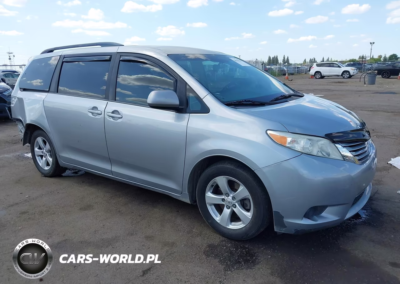 2016 Toyota Sienna Le 8 Passenger