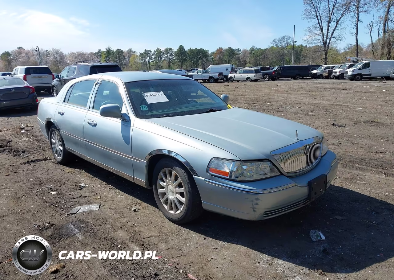 2006 Lincoln Town Car Signature