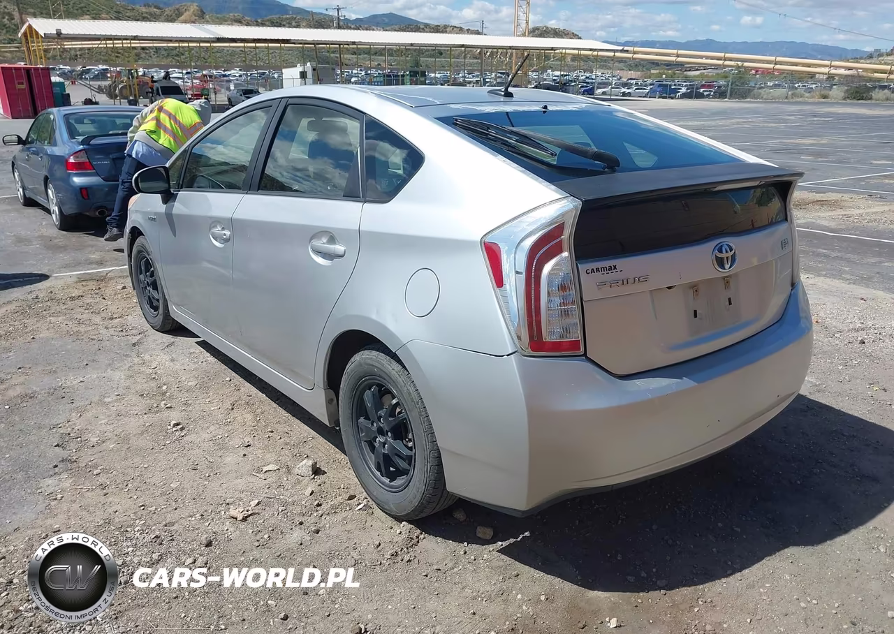 2013 Toyota Prius Three VIN:JTDKN3DU7D5680108 - 3
