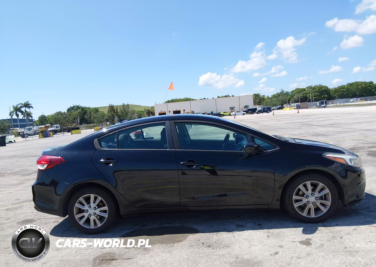 2018 Kia Forte Lx VIN:3KPFL4A72JE272434 - 13