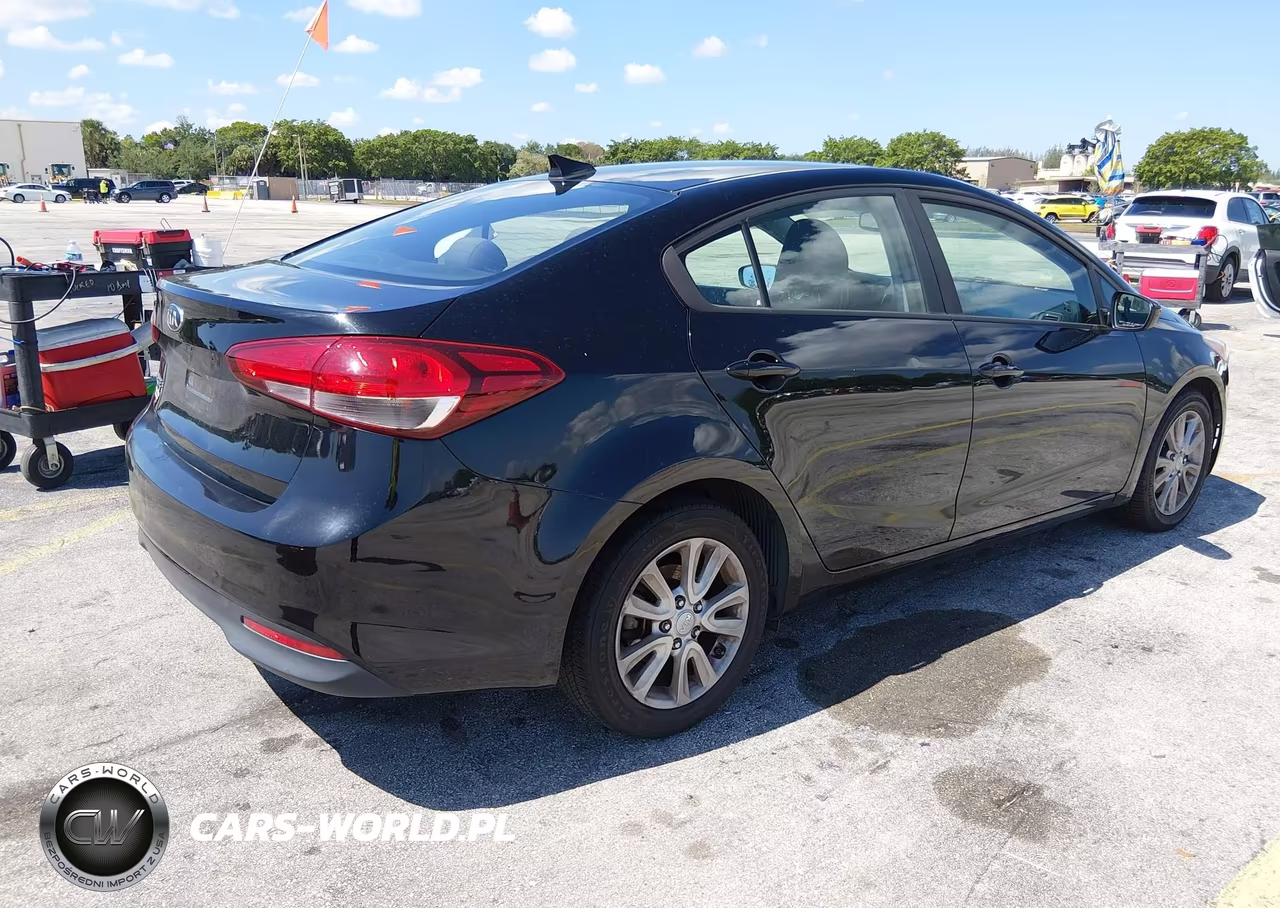 2018 Kia Forte Lx VIN:3KPFL4A72JE272434 - 4