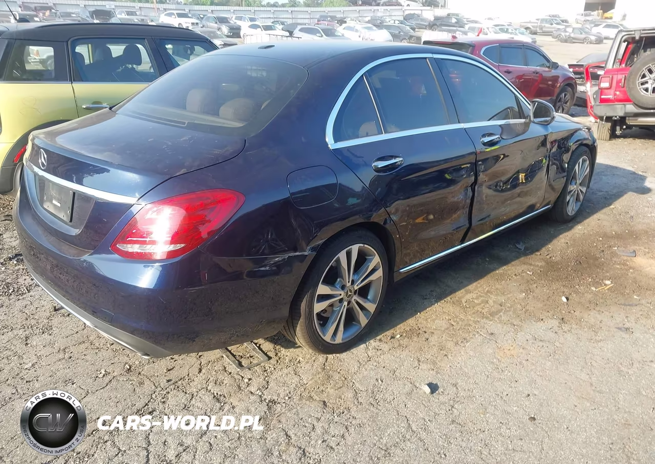2018 Mercedes-Benz C 300 VIN:55SWF4JB9JU272208 - 4