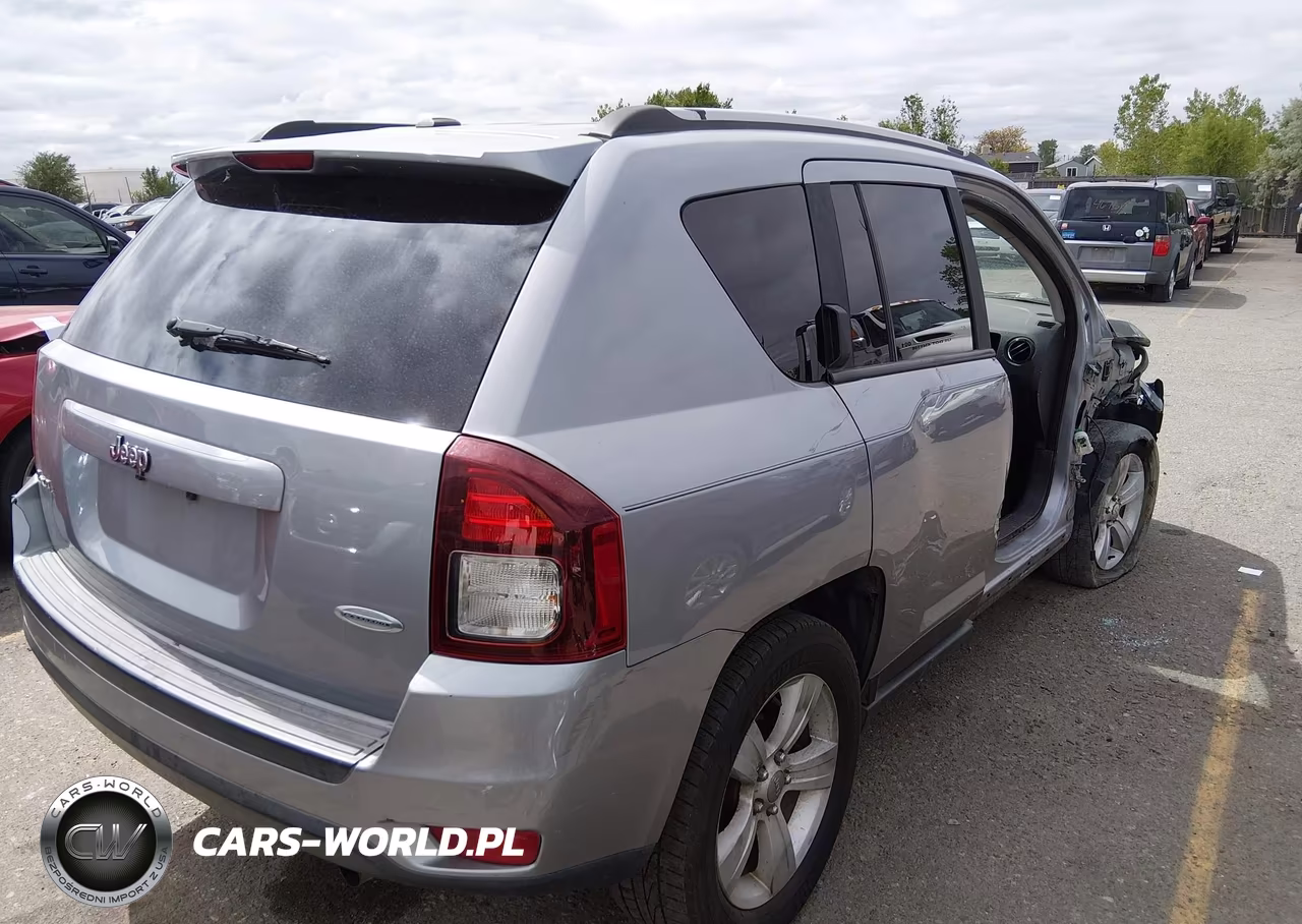 2017 Jeep Compass Latitude 4X4 VIN:1C4NJDEB8HD191031 - 4
