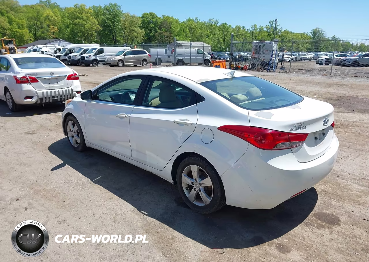 2013 Hyundai Elantra Gls VIN:5NPDH4AE7DH252946 - 3