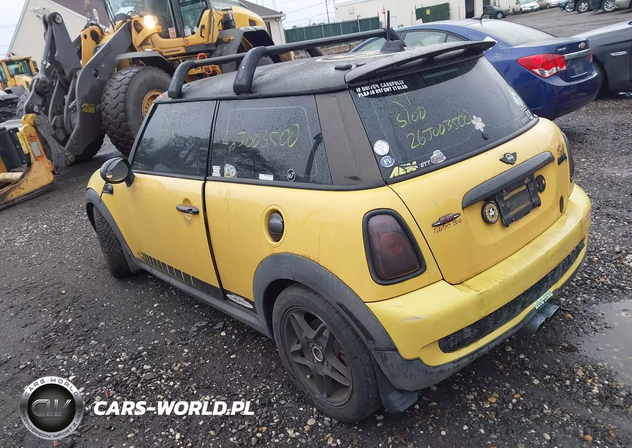 2008 Mini Cooper S VIN:WMWMF735X8TT92315 - 3