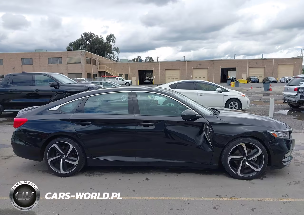 2018 Honda Accord Sport VIN:1HGCV1F34JA183390 - 13