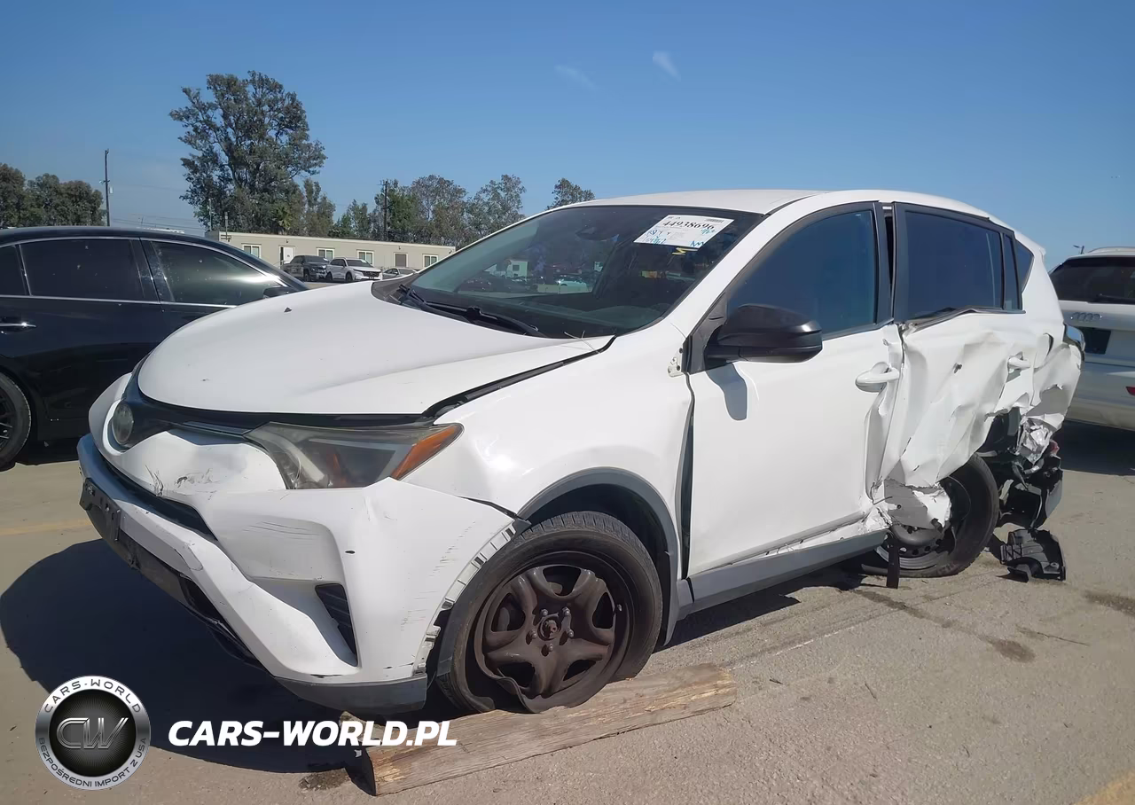 2018 Toyota Rav4 Le VIN:2T3ZFREV3JW486847 - 2