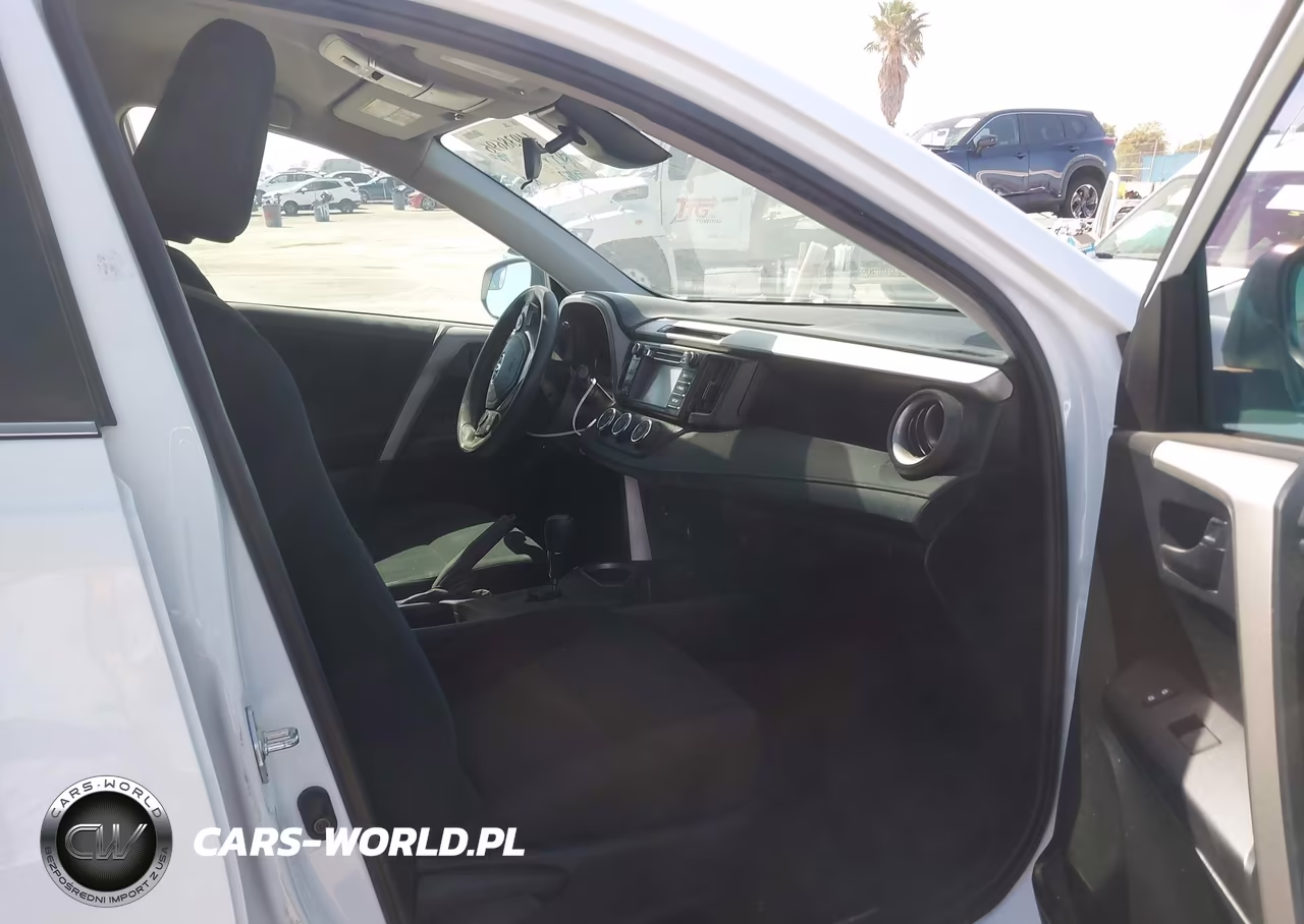 2018 Toyota Rav4 Le VIN:2T3ZFREV3JW486847 - 5
