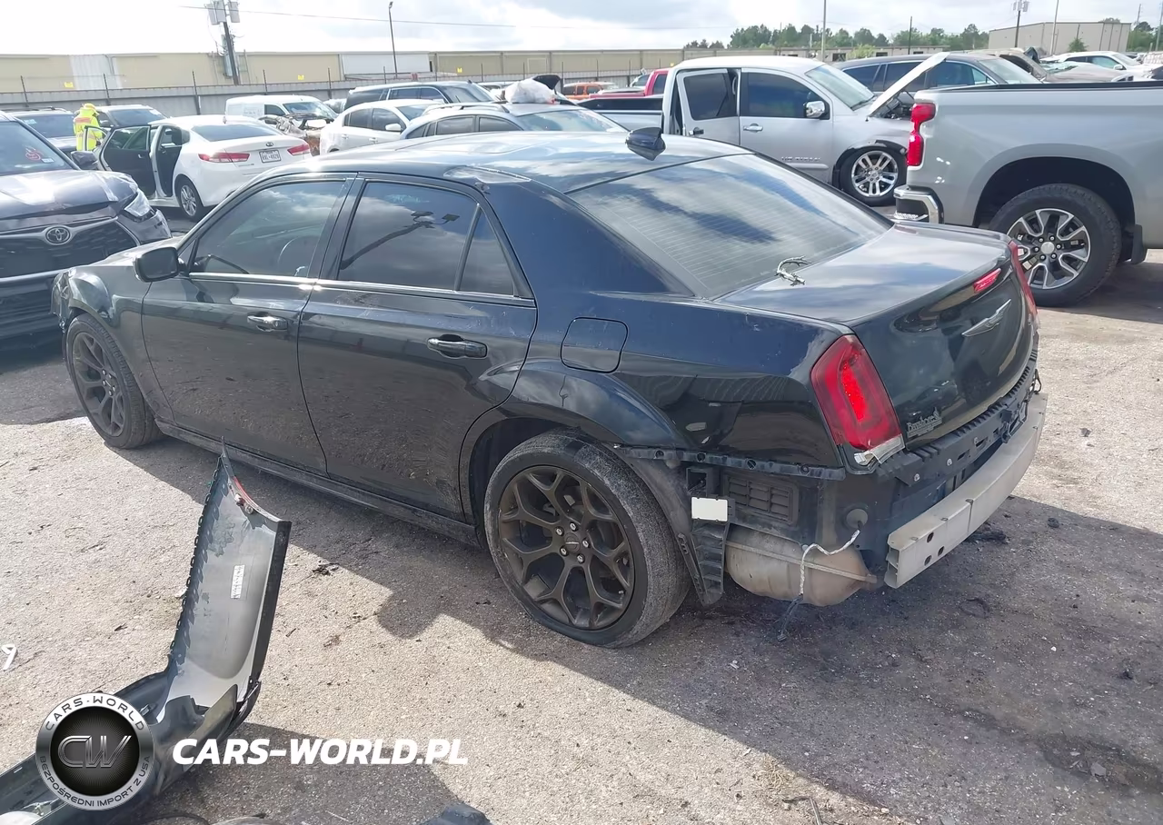 2016 Chrysler 300 300S Alloy Edition VIN:2C3CCABG1GH334570 - 3