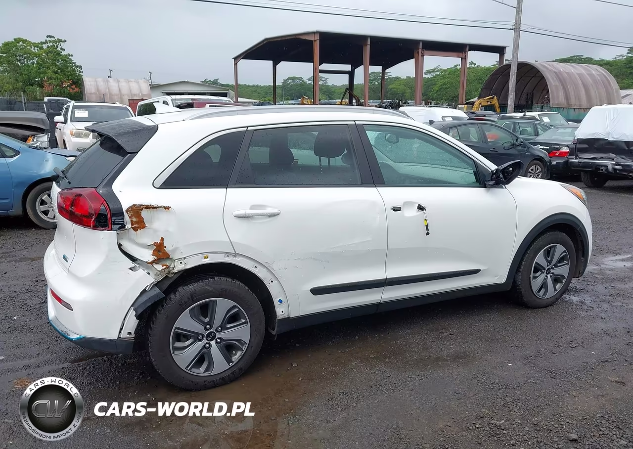 2018 Kia Niro Plug-In Hybrid Lx VIN:KNDCM3LD7J5211010 - 13