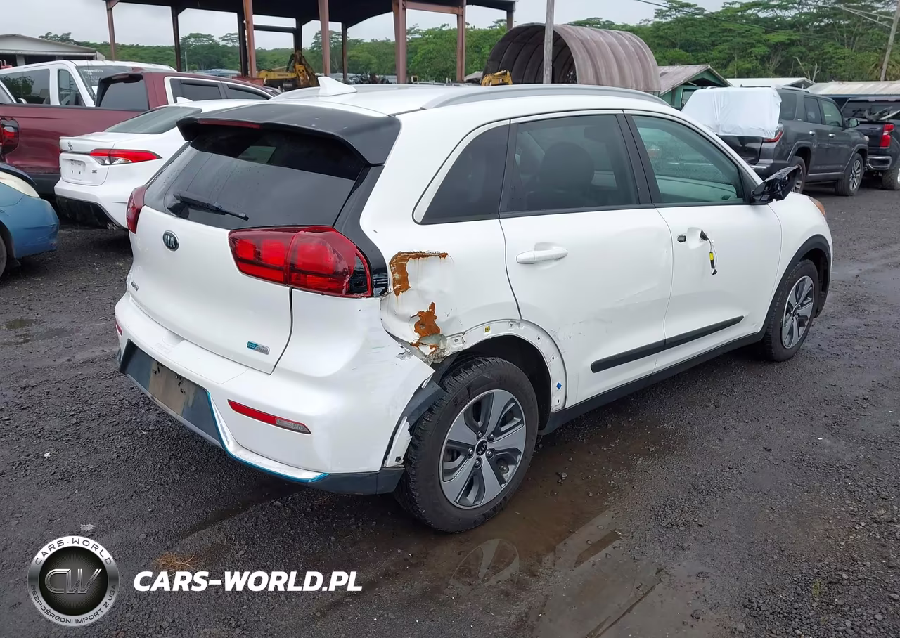 2018 Kia Niro Plug-In Hybrid Lx VIN:KNDCM3LD7J5211010 - 4