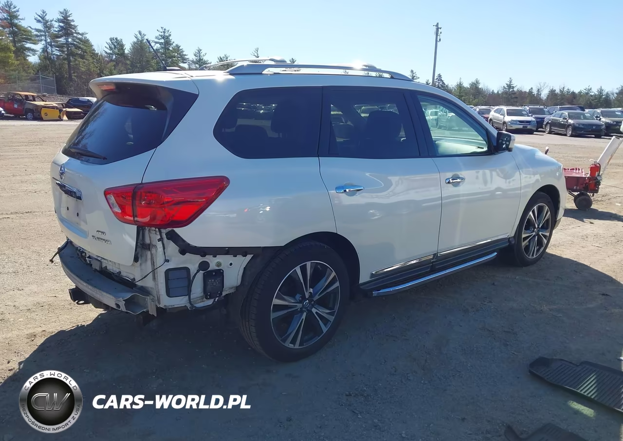 2018 Nissan Pathfinder Platinum VIN:5N1DR2MMXJC647193 - 4