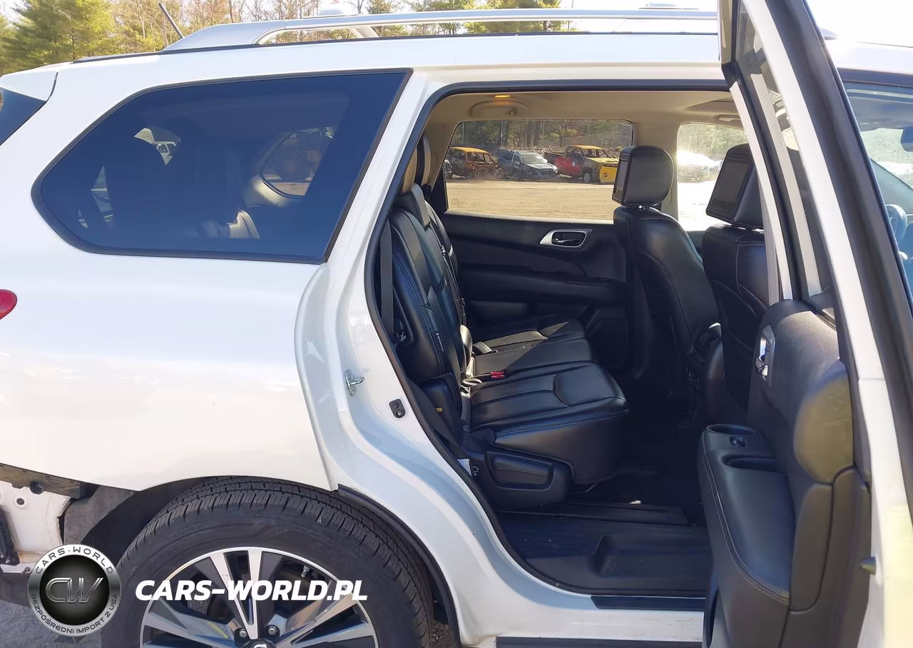 2018 Nissan Pathfinder Platinum VIN:5N1DR2MMXJC647193 - 8