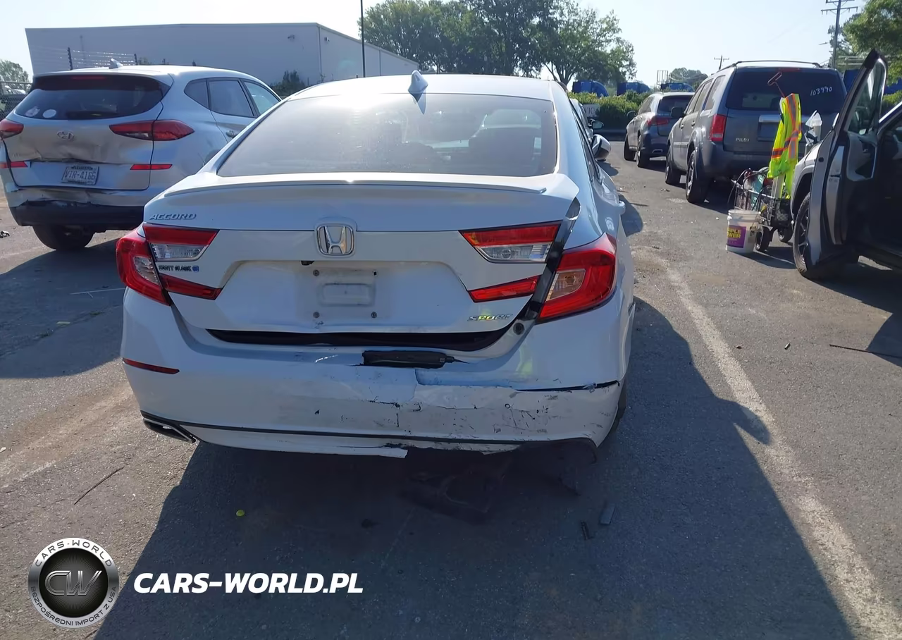 2018 Honda Accord Sport VIN:1HGCV1F3XJA174628 - 15