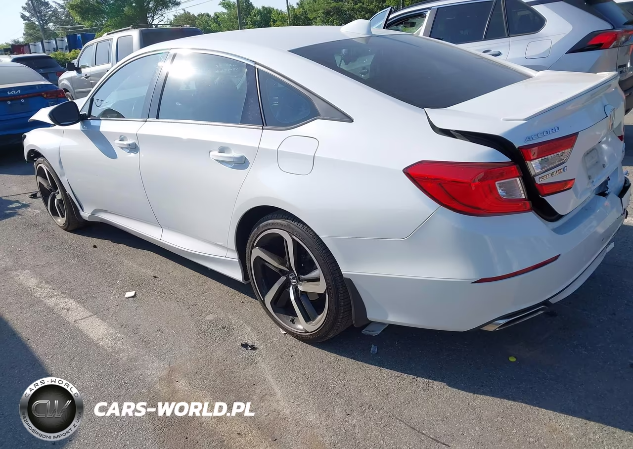 2018 Honda Accord Sport VIN:1HGCV1F3XJA174628 - 3