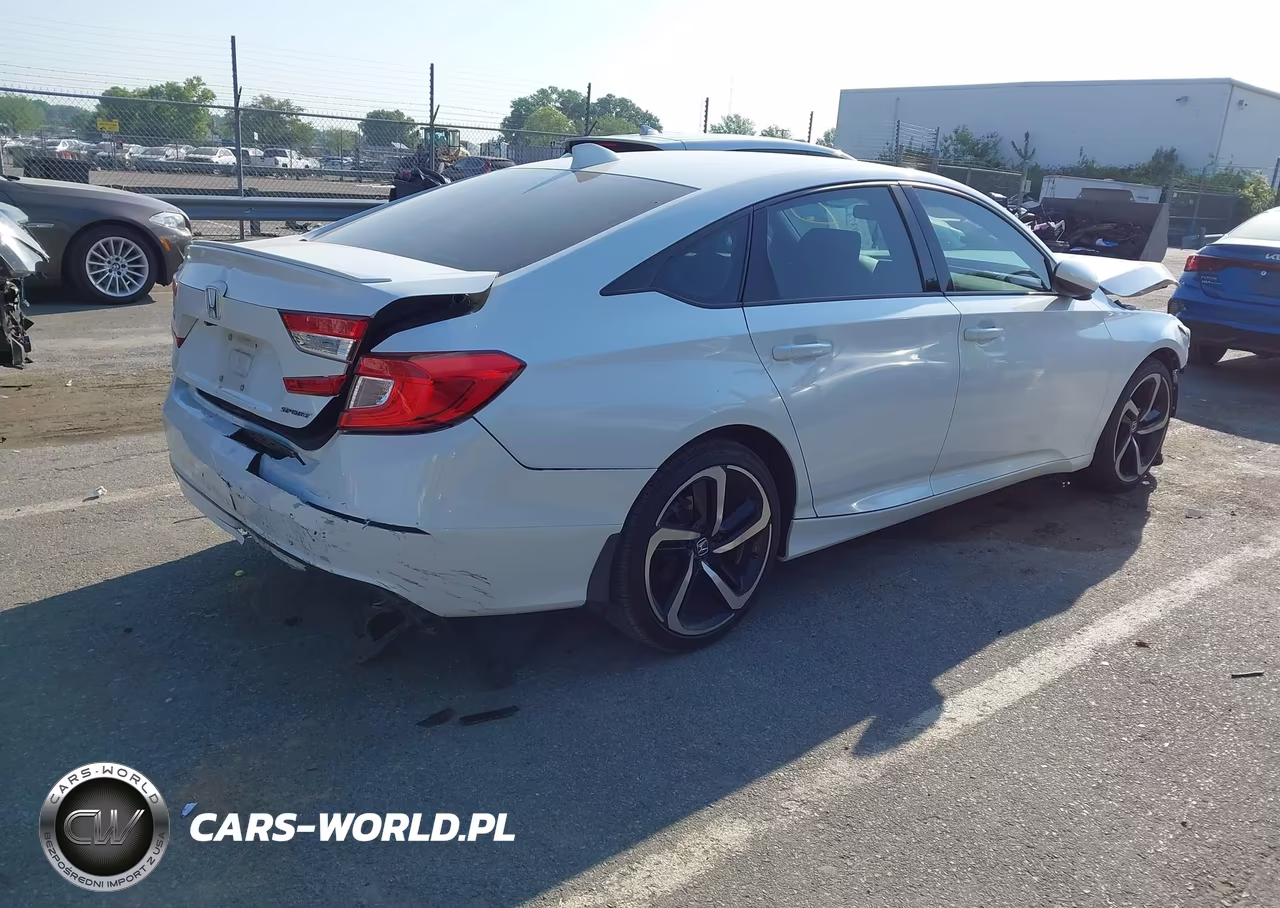 2018 Honda Accord Sport VIN:1HGCV1F3XJA174628 - 4