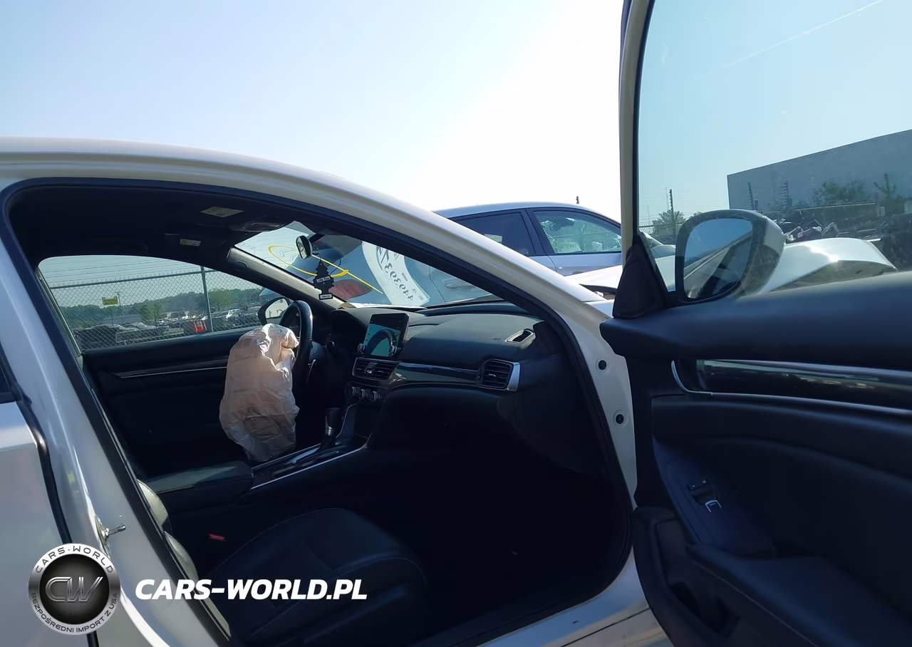 2018 Honda Accord Sport VIN:1HGCV1F3XJA174628 - 5