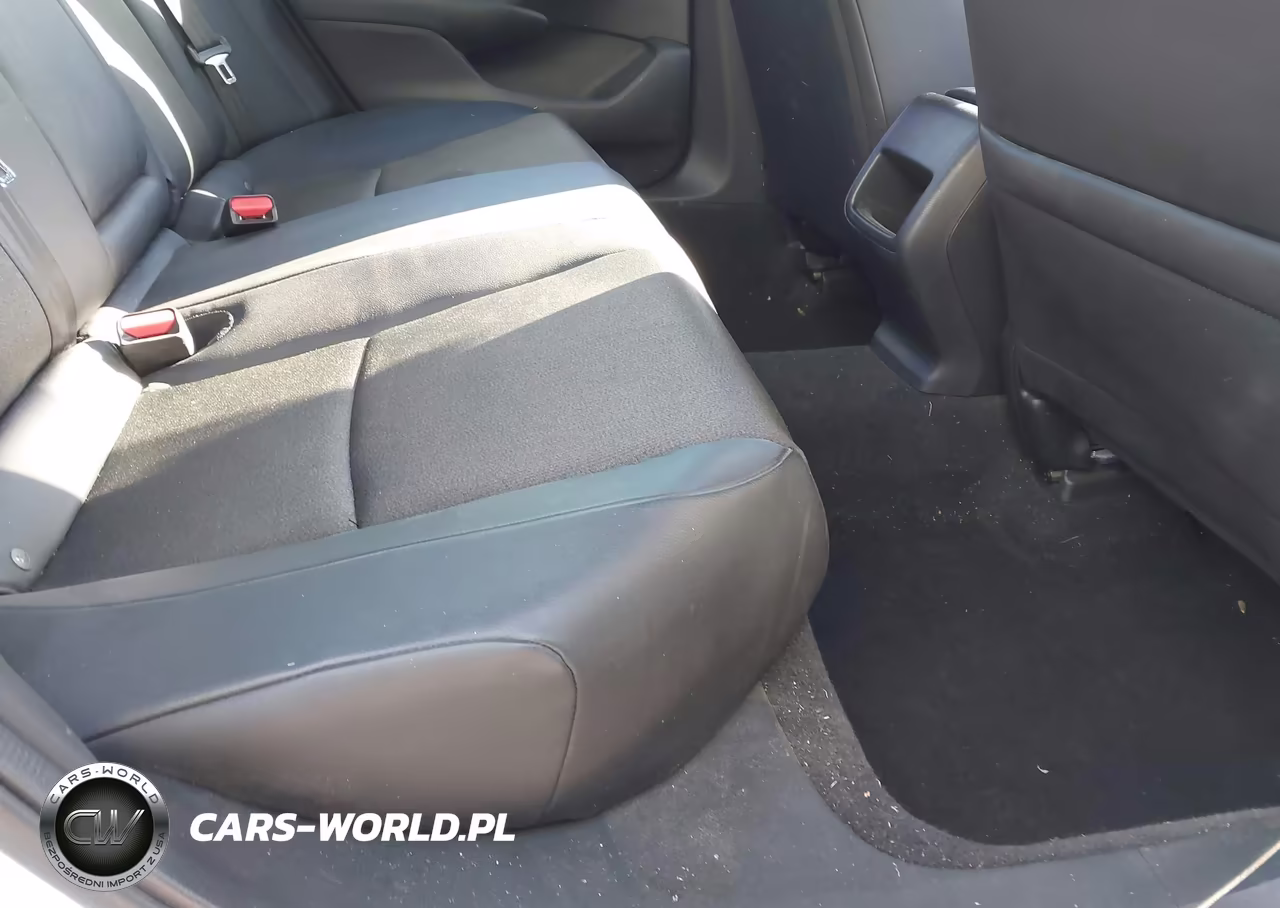 2018 Honda Accord Sport VIN:1HGCV1F3XJA174628 - 8