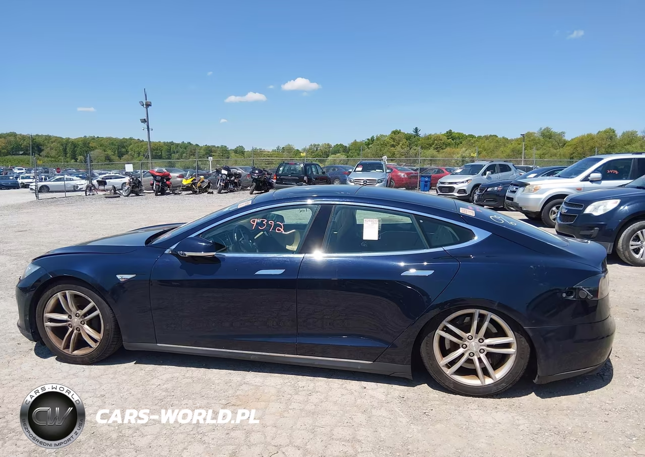 2013 Tesla Model S VIN:5YJSA1AG1DFP03587 - 14